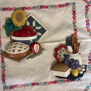 Red and Blue Kitchen Linen Set with Stylish Design